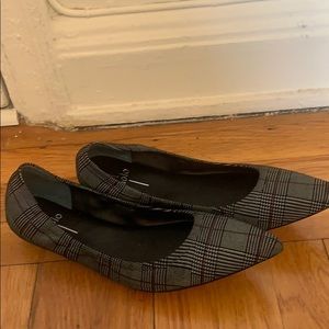 Unworn Linea Paolo Nico Pointy Toe Flats